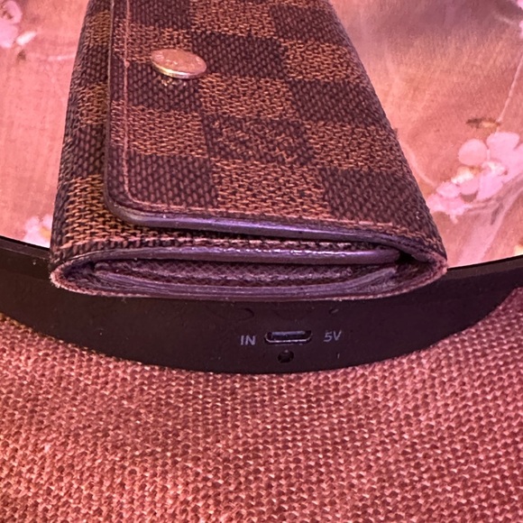 Louis Vuitton Damier Ebene 4 Key Cles / Wallet - Picture 3 of 11